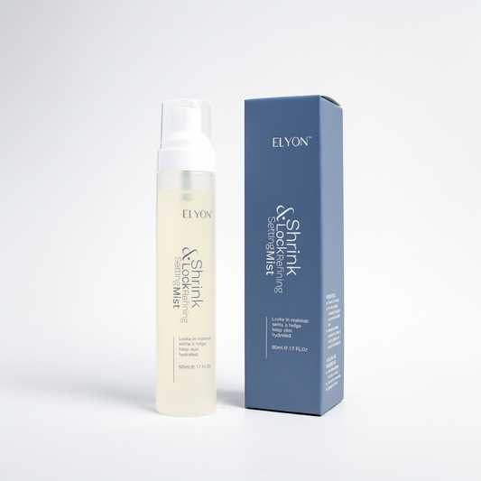 ELYON Shrink & Lock Refining Setting Mist – luxury product shot fond gris perle
